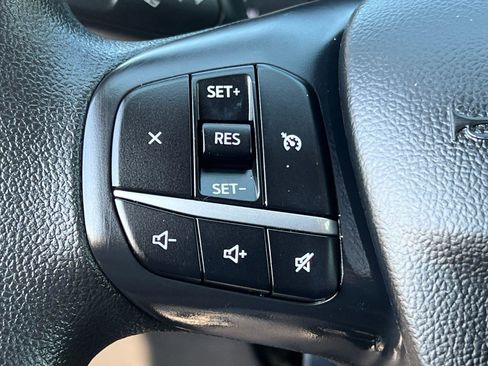 Used 2020 Ford Escape SE image 25