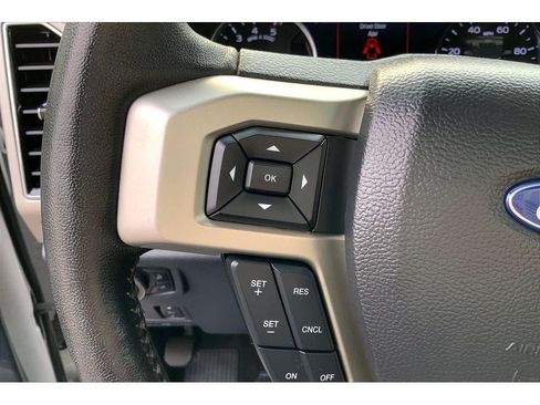 Used 2022 Ford F250 Lariat w/ Lariat Ultimate Package AWD/4WD image 20
