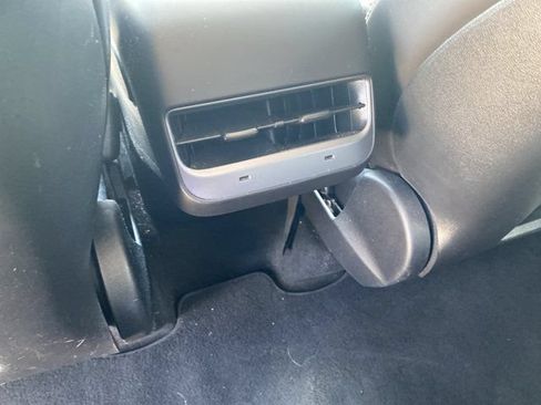 Used 2022 Tesla Model Y Performance AWD/4WD image 13