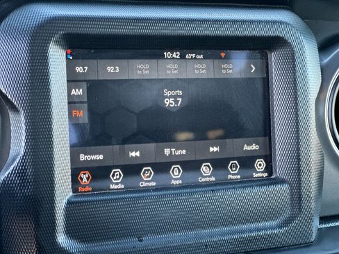 Certified 2023 Jeep Gladiator Sport image 17