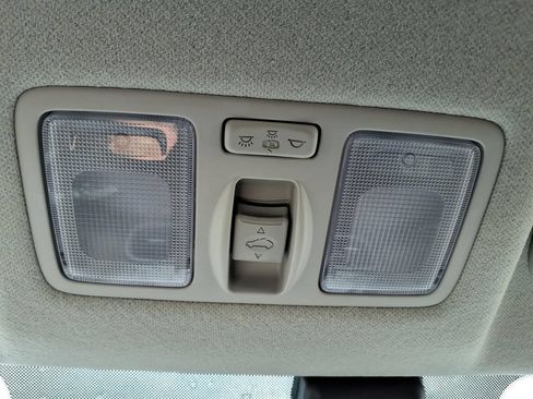 Used 2025 Hyundai Venue SEL FWD image 27