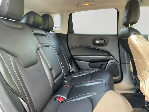 Used 2020 Jeep Compass Latitude w/ Cold Weather Group AWD/4WD image 13