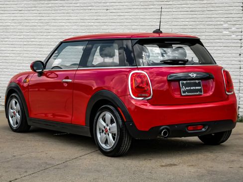 Used 2019 MINI Cooper 2-Door Hardtop FWD image 9