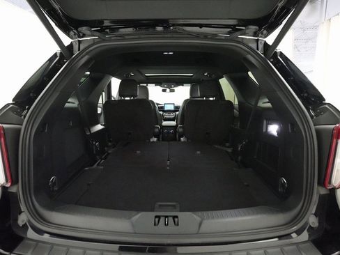 Used 2023 Ford Explorer ST-Line w/ Class IV Trailer Tow Package image 10