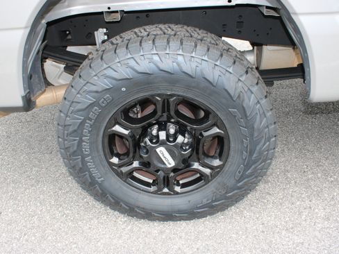 Used 2024 Ford F250 XL w/ STX Appearance Package AWD/4WD image 12