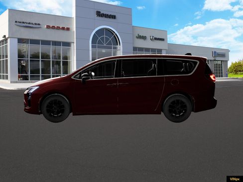New 2027 Chrysler Pacifica Select AWD/4WD image 3