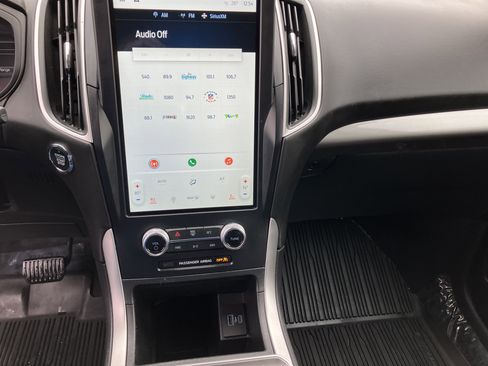 Used 2024 Ford Edge SEL w/ Convenience Package image 11