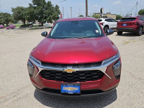 Used 2025 Chevrolet Trax LS FWD image 14