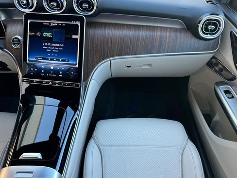 Used 2026 Mercedes-Benz GLC 300 image 31