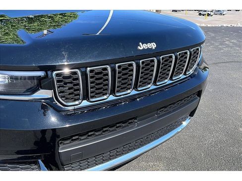 Certified 2025 Jeep Grand Cherokee L Limited AWD/4WD image 34