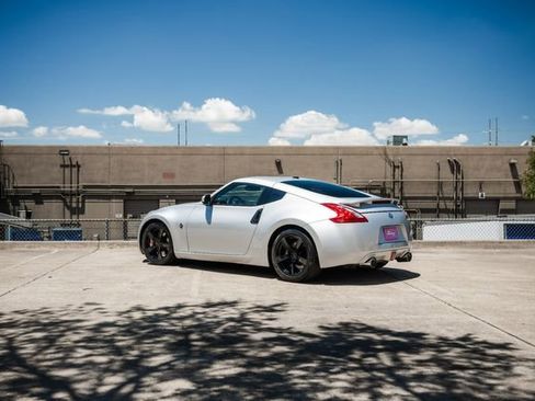 Used 2009 Nissan 370Z Touring w/ Sport Pkg image 47