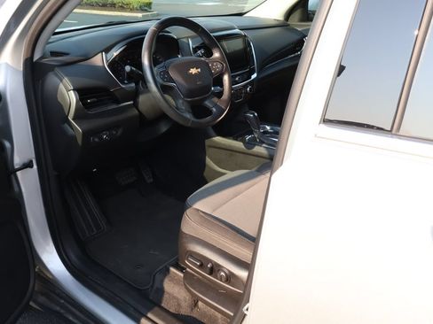 Used 2019 Chevrolet Traverse LT FWD image 9