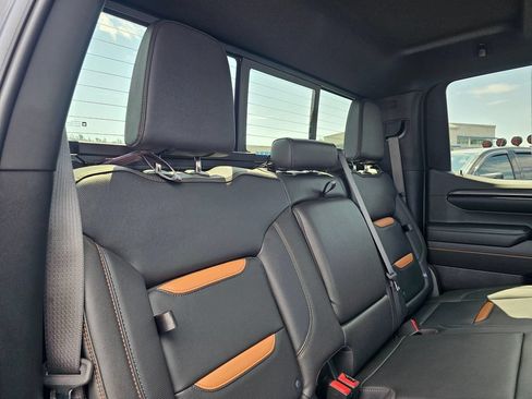Used 2024 GMC Sierra 1500 AT4 w/ Technology Package AWD/4WD image 13