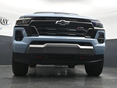 Used 2025 Chevrolet Colorado Z71 w/ Technology Package AWD/4WD image 27