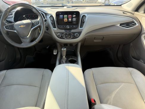 Used 2017 Chevrolet Malibu LT w/ Leather Package FWD image 17