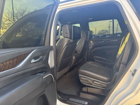 Used 2021 Cadillac Escalade Sport Platinum image 14