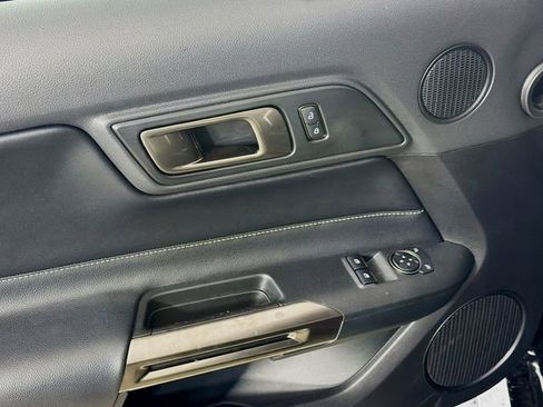 Used 2022 Ford Mustang Shelby GT500 w/ Carbon Fiber Track Pack image 21