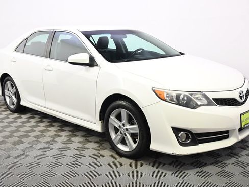 Used 2014 Toyota Camry SE w/ Fleet Convenience Package FWD image 8