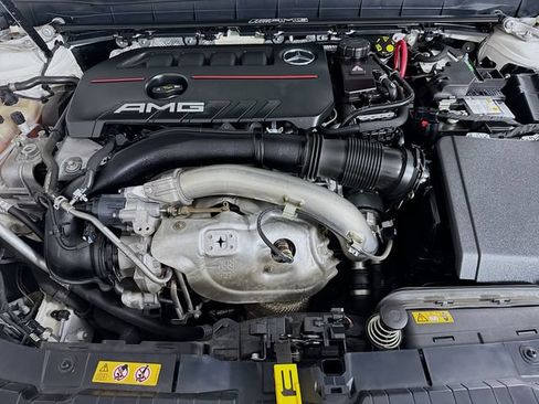 Certified 2021 Mercedes-Benz GLB 35 AMG 4MATIC image 38