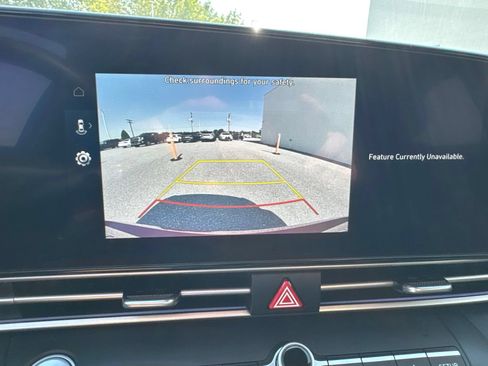 Used 2024 Hyundai Elantra Blue FWD image 21