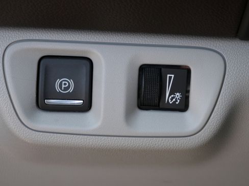 Used 2017 GMC Acadia SLT AWD/4WD image 26