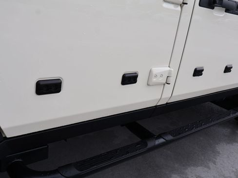 Used 2025 INEOS Grenadier AWD/4WD image 10