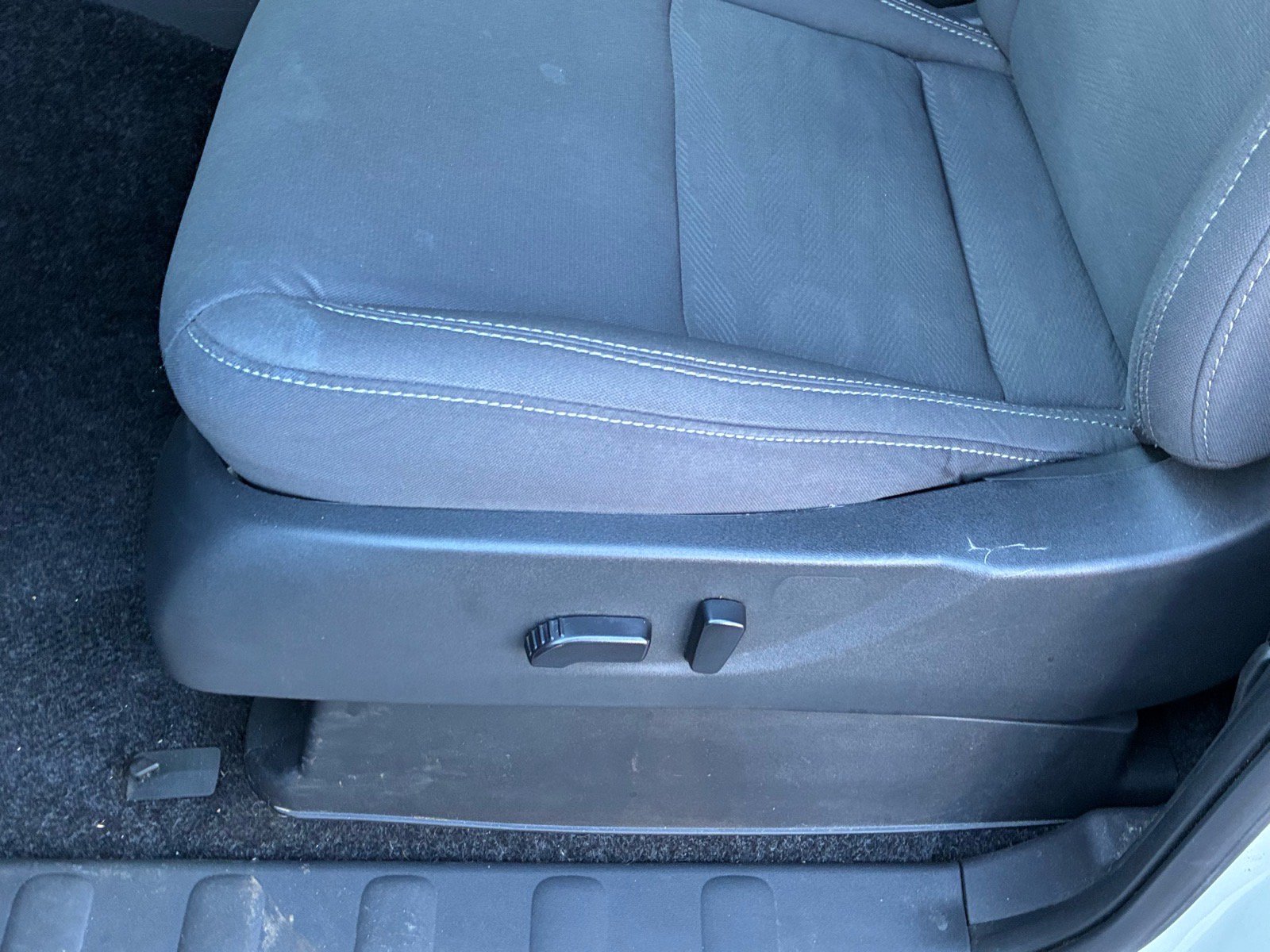 Used 2024 Nissan Frontier SV w/ SV Convenience Package RWD image 10