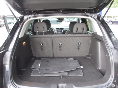 Used 2023 Chevrolet TrailBlazer LT FWD image 11