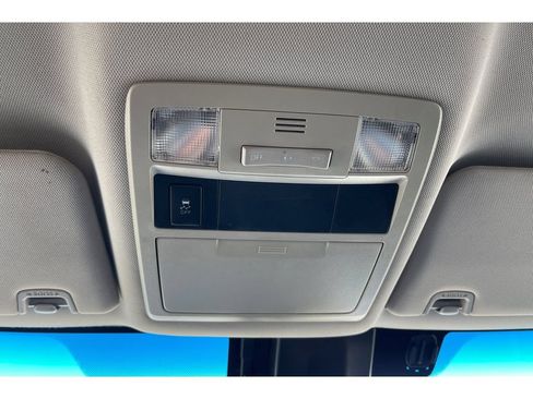 Used 2018 Toyota Tacoma SR5 RWD image 23