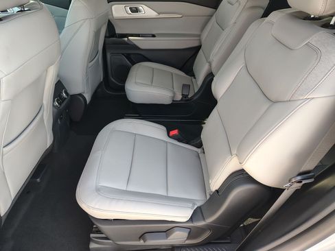 New 2026 Ford Explorer Active w/ Active Comfort Package RWD image 29
