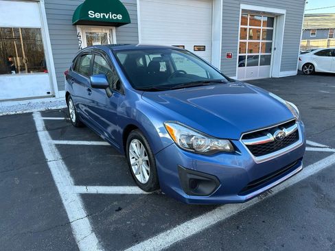 Used 2014 Subaru Impreza 2.0i Premium w/ All-Weather Package w/CVT image 3