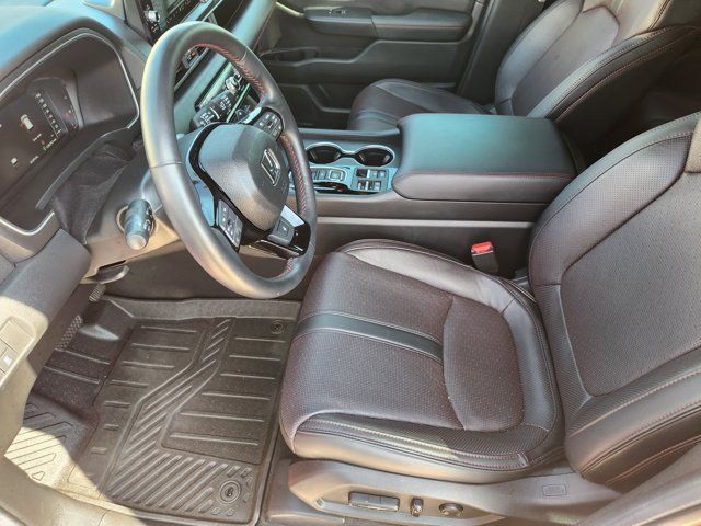 Used 2025 Honda Pilot Black Edition image 12