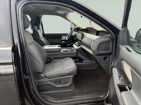 Used 2025 Ford Expedition Max Active AWD/4WD image 17