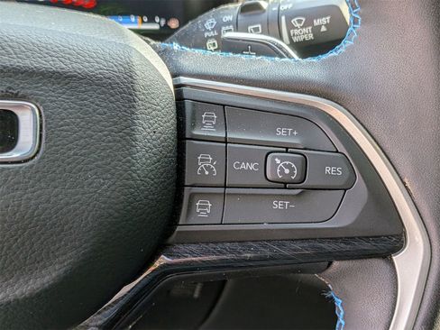 Used 2023 Jeep Grand Cherokee Trailhawk image 18