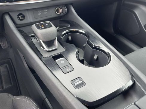 Used 2025 Nissan Rogue S image 30