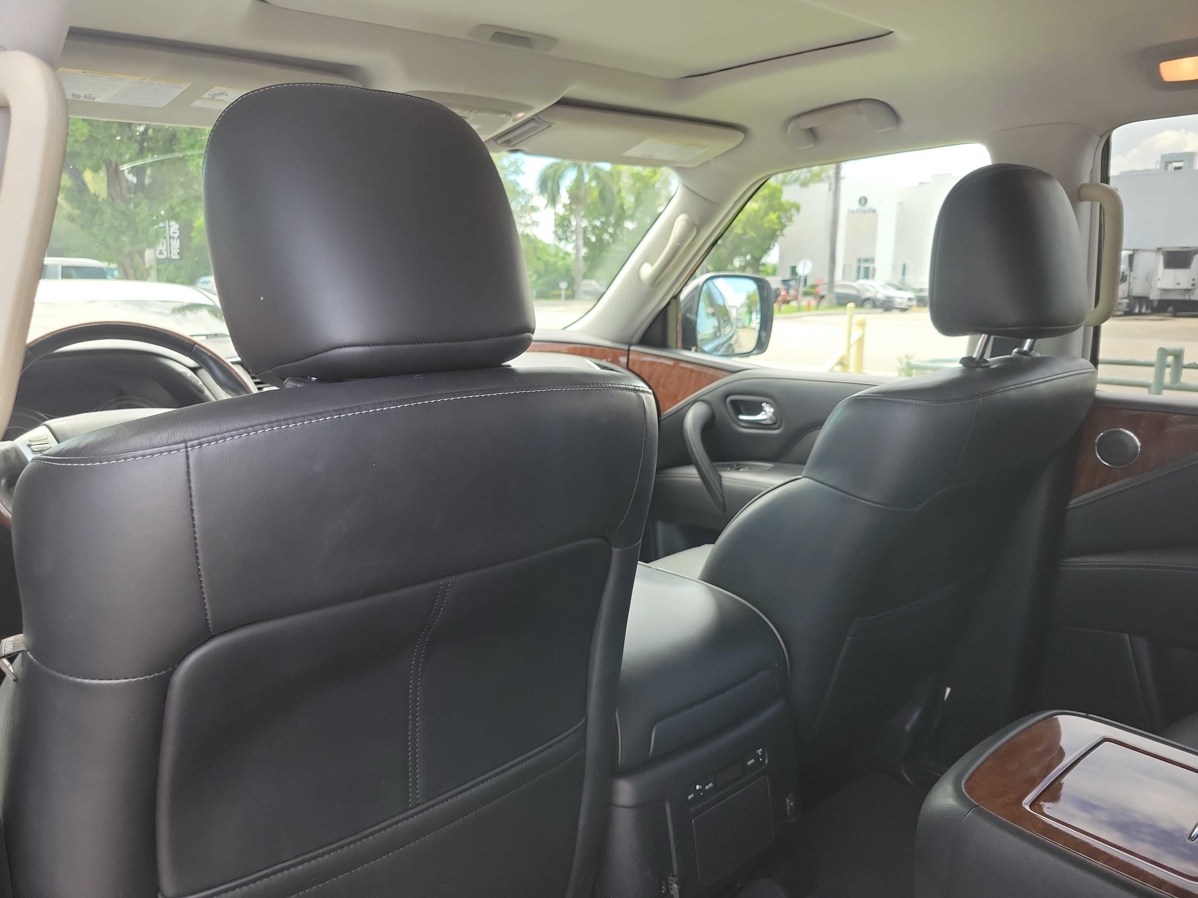 Used 2019 INFINITI QX80 Luxe w/ All-Season Package RWD image 13