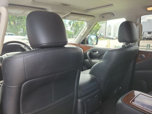 Used 2019 INFINITI QX80 Luxe w/ All-Season Package RWD image 13
