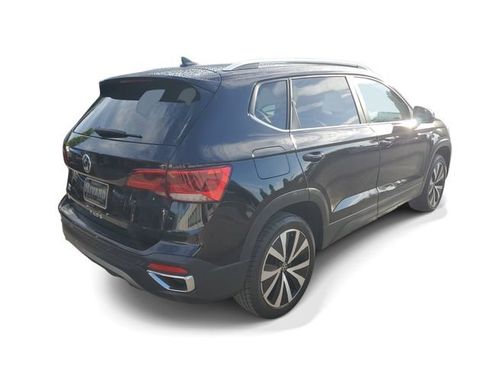 Used 2022 Volkswagen Taos SE FWD image 4