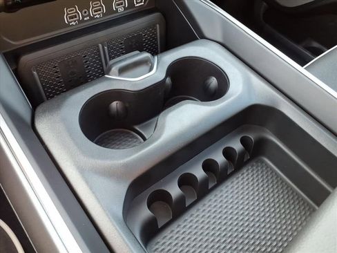 New 2026 RAM 1500 Laramie AWD/4WD image 19