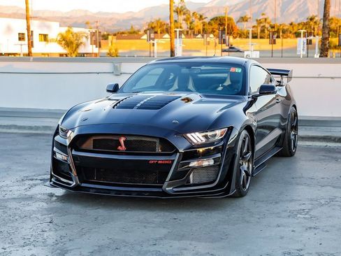 Used 2022 Ford Mustang Shelby GT500 w/ Carbon Fiber Track Pack image 4