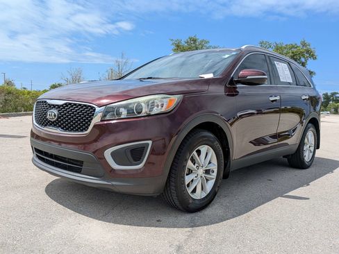 Used 2017 Kia Sorento FWD w/ LX Convenience Package image 9