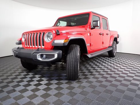 Used 2020 Jeep Gladiator Overland image 9