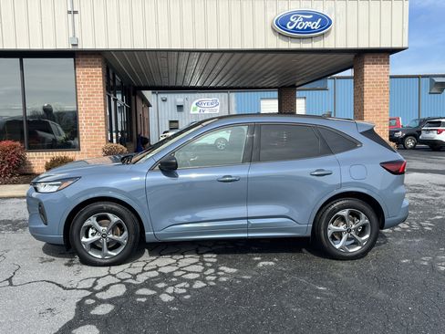 Used 2023 Ford Escape ST-Line w/ Tech Pack #1 image 1