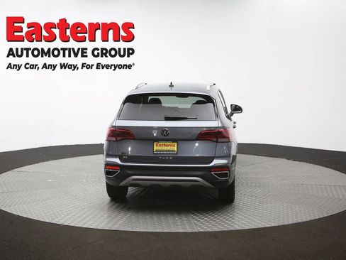 Used 2022 Volkswagen Taos SE FWD image 34
