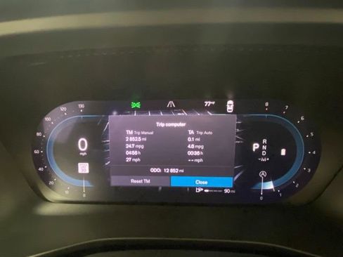 Certified 2024 Volvo XC40 B5 Plus w/ Protection Package Premier AWD/4WD image 17