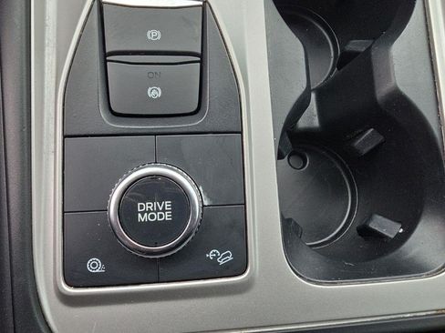 Used 2022 Ford Explorer XLT AWD/4WD image 27