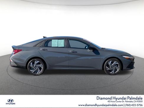 Certified 2025 Hyundai Elantra Sport FWD image 8