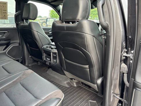 Used 2024 RAM 1500 Laramie AWD/4WD image 18