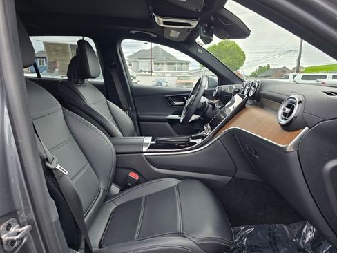 Used 2023 Mercedes-Benz GLC 300 4MATIC image 10