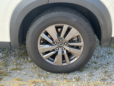 Used 2024 Nissan Pathfinder SV FWD image 19